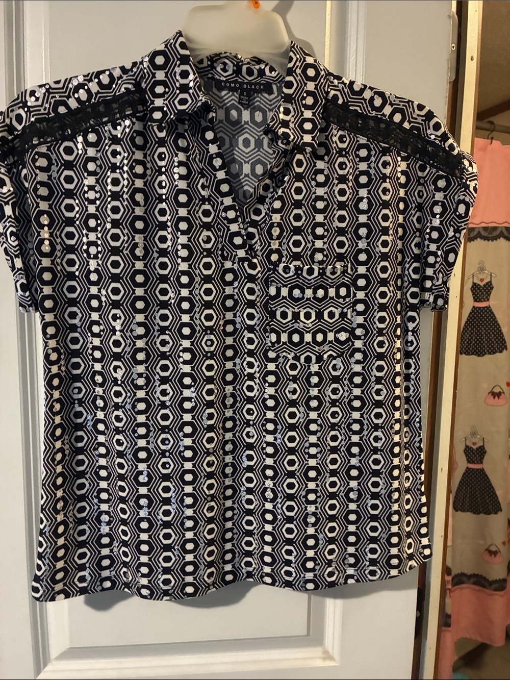 Como Black Black & White Geometric Short-Sleeve Blouse